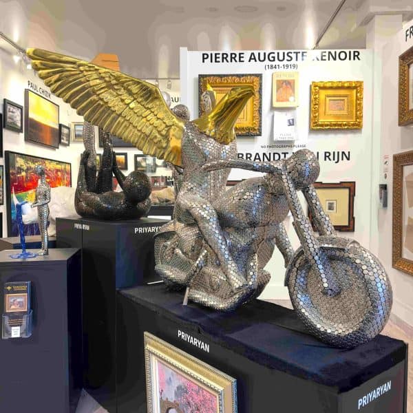 Contemporary Sculptor. Title: Show Off, Eagle Sculpture, Vancouver Fine Art Gallery