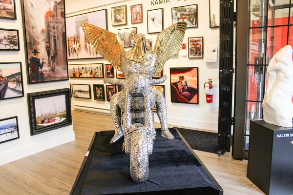 Contemporary Canadian Sculptor Show Off Eagle Sculpture