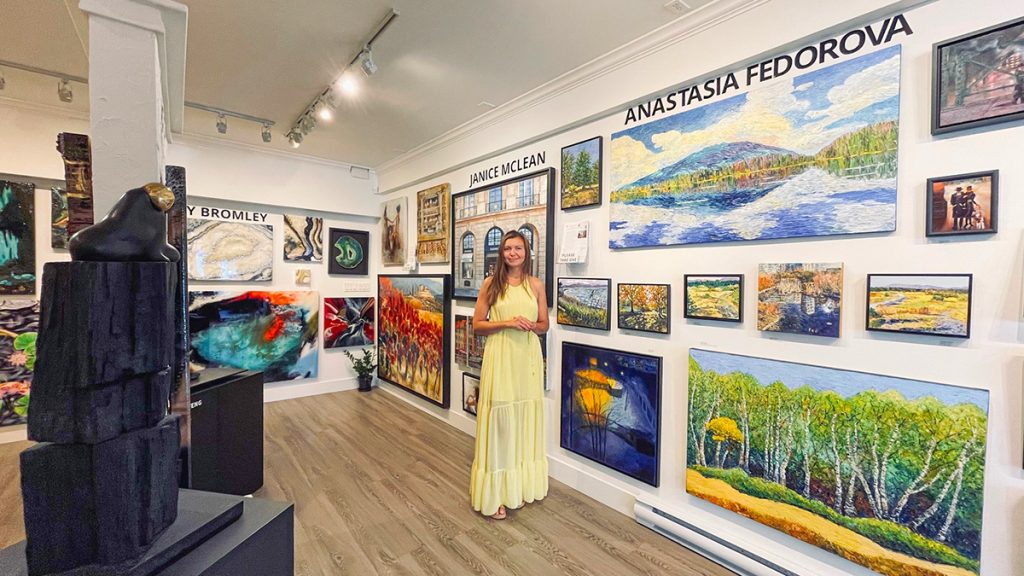 Artist Anastasia Fedorova present to her Exhibition in Vancouver Fine Art Gallery.